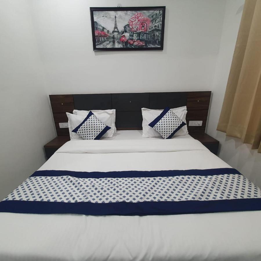 Kds Residency Hotel Грейтър Нойда Екстериор снимка