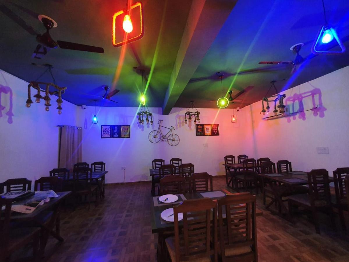Kds Residency Hotel Грейтър Нойда Екстериор снимка