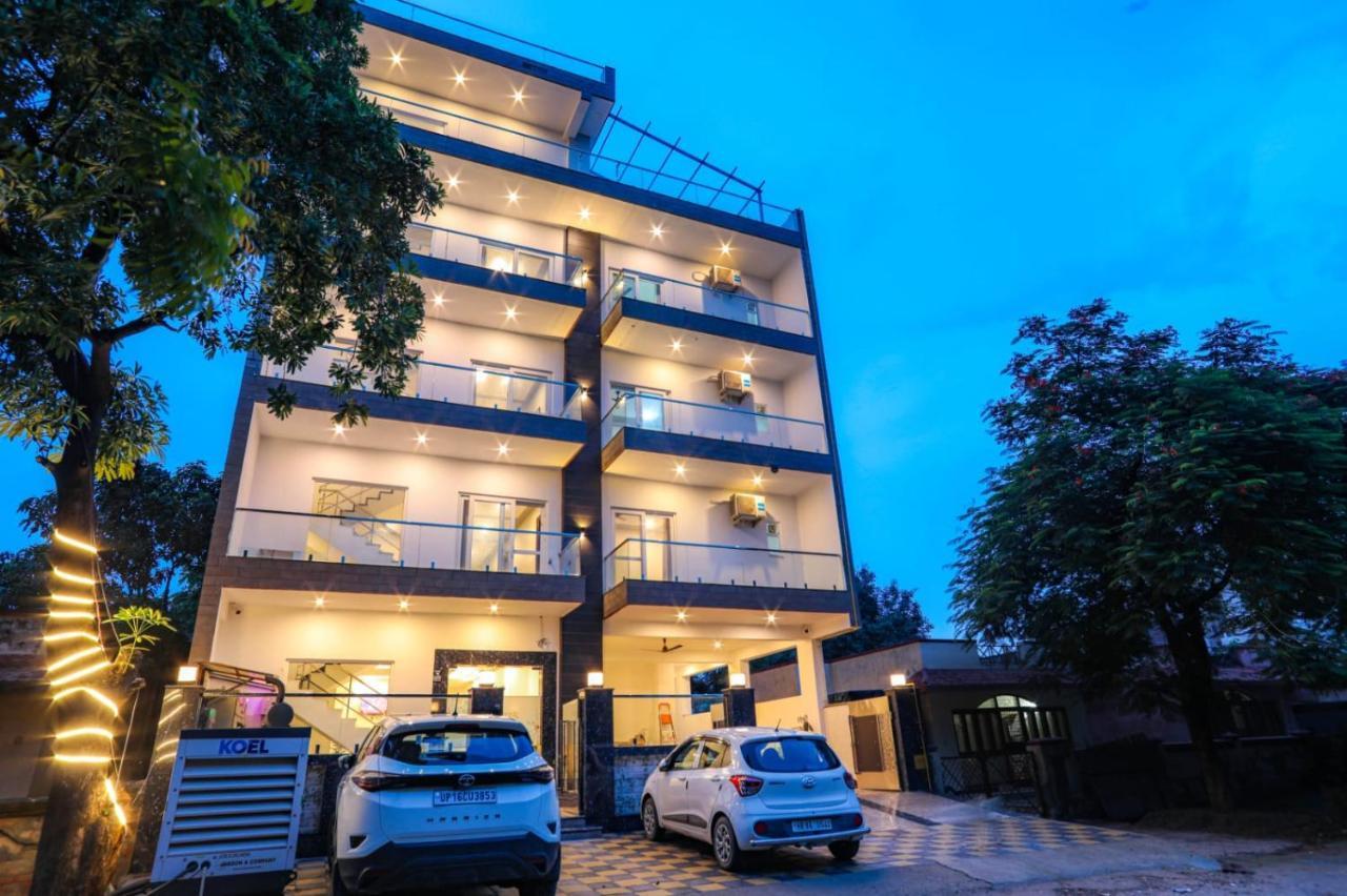 Kds Residency Hotel Грейтър Нойда Екстериор снимка